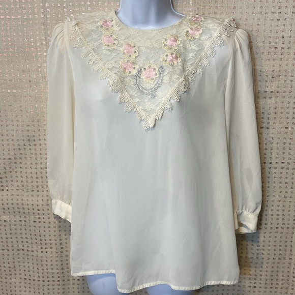 nilani Tops - VNTG Nilani Lace Bid Blouse with Buttons Down the Back